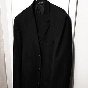 Meeting Street Men 2 Piece Charcoal Pinstripped Suit   44L